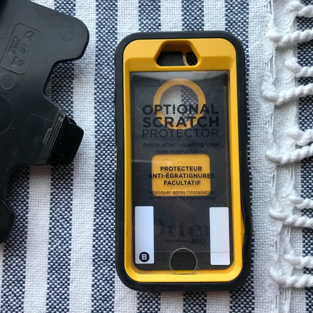 Black & Yellow OtterBox iPhone 5/5s Case